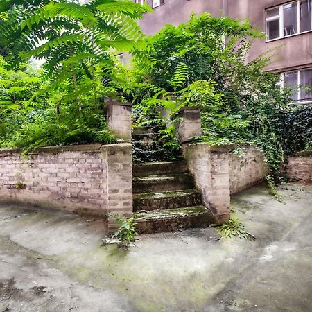 Apartment Of Character With A Private Garden Praga Esterno foto